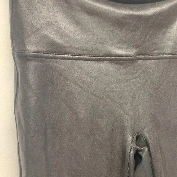 Spanx Faux Leather Leggings Vegan Pull On Pants Stretch Shiny Black Size L Large - Picture 5 of 8